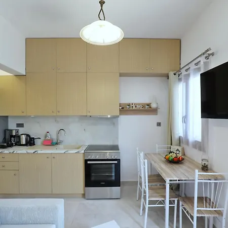 Smile Stella * سكوبيلوس تاون