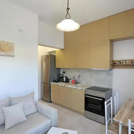 Smile Stella * سكوبيلوس تاون