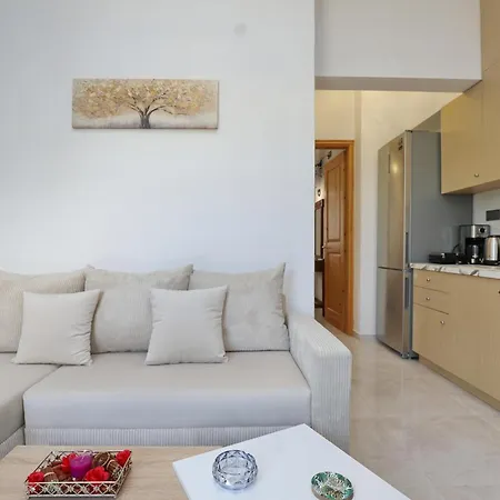 Smile Stella * سكوبيلوس تاون