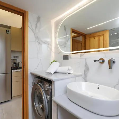 Smile Stella سكوبيلوس تاون