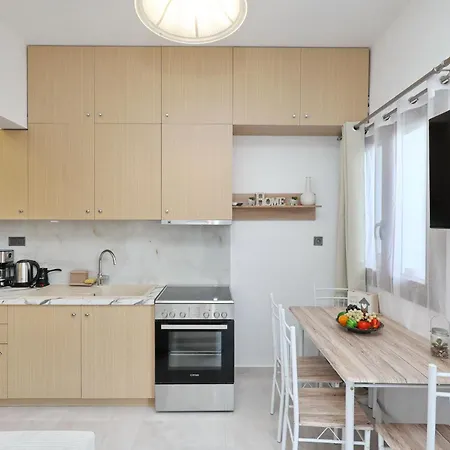 Smile Stella * سكوبيلوس تاون