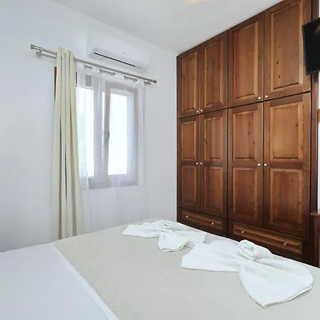 Smile Stella سكوبيلوس تاون