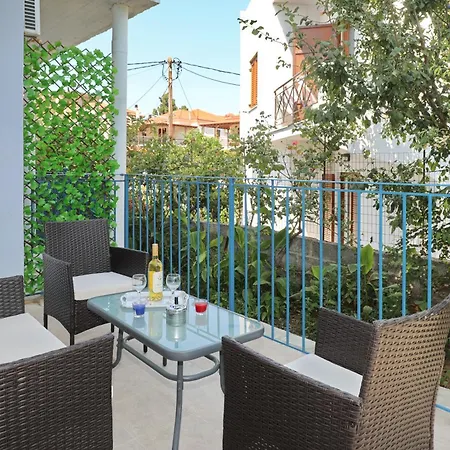 Smile Stella سكوبيلوس تاون